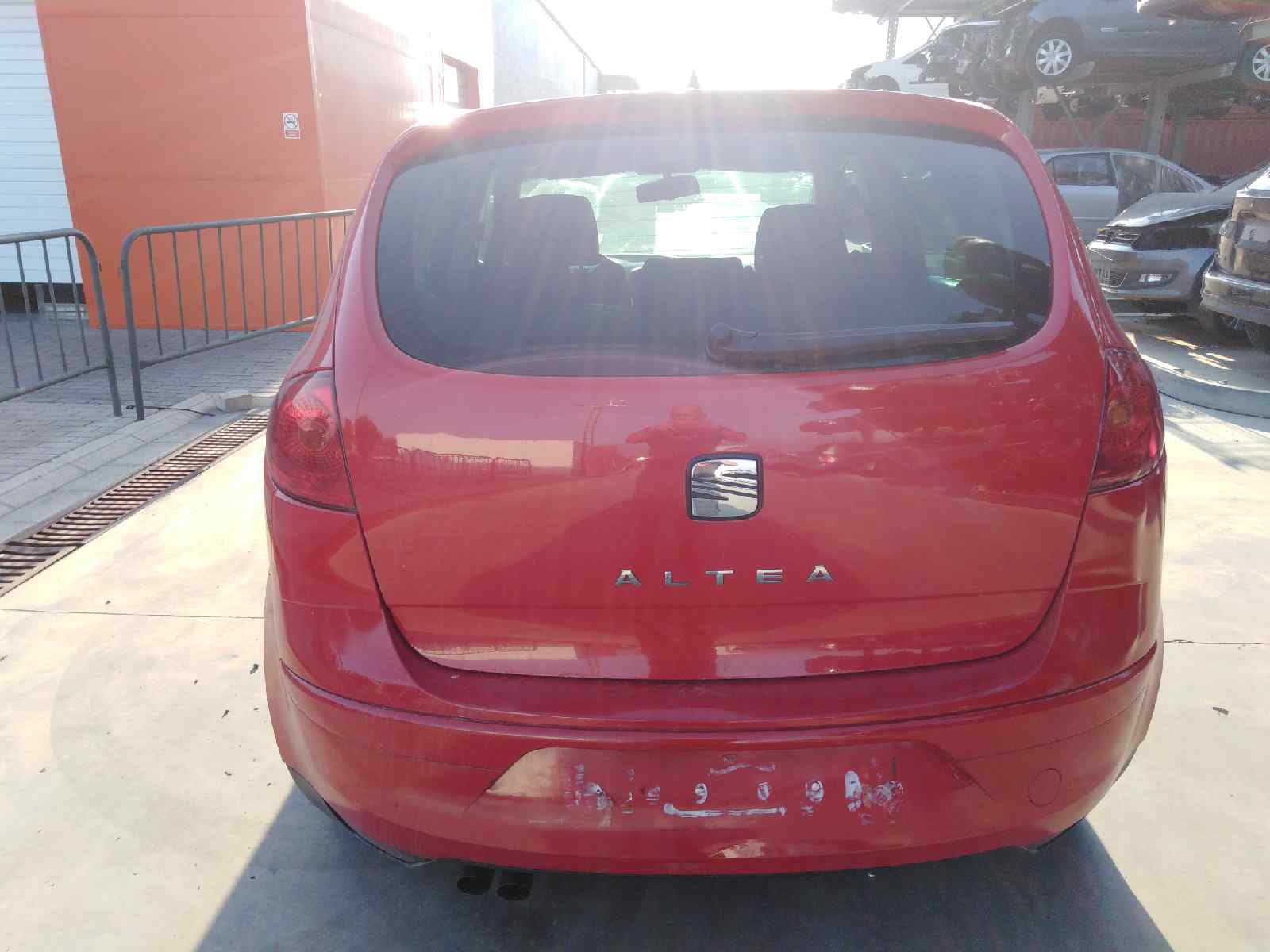 PARAGOLPES TRASERO