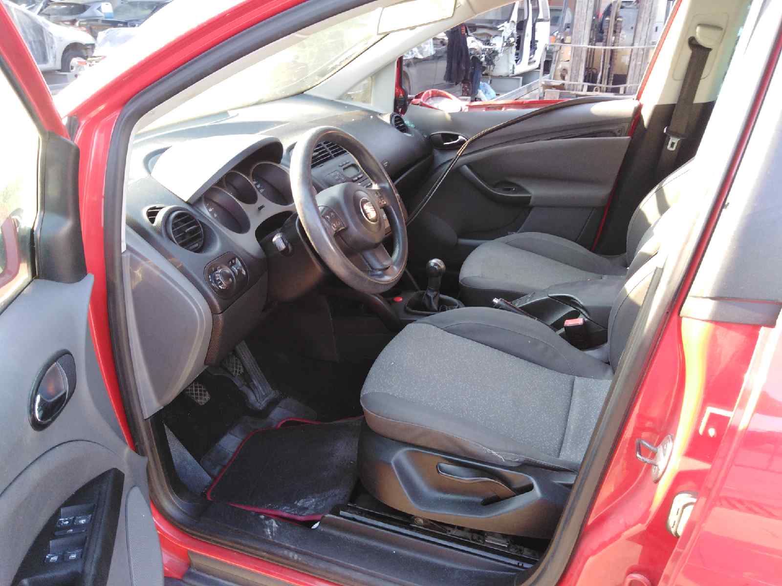 PARAGOLPES TRASERO