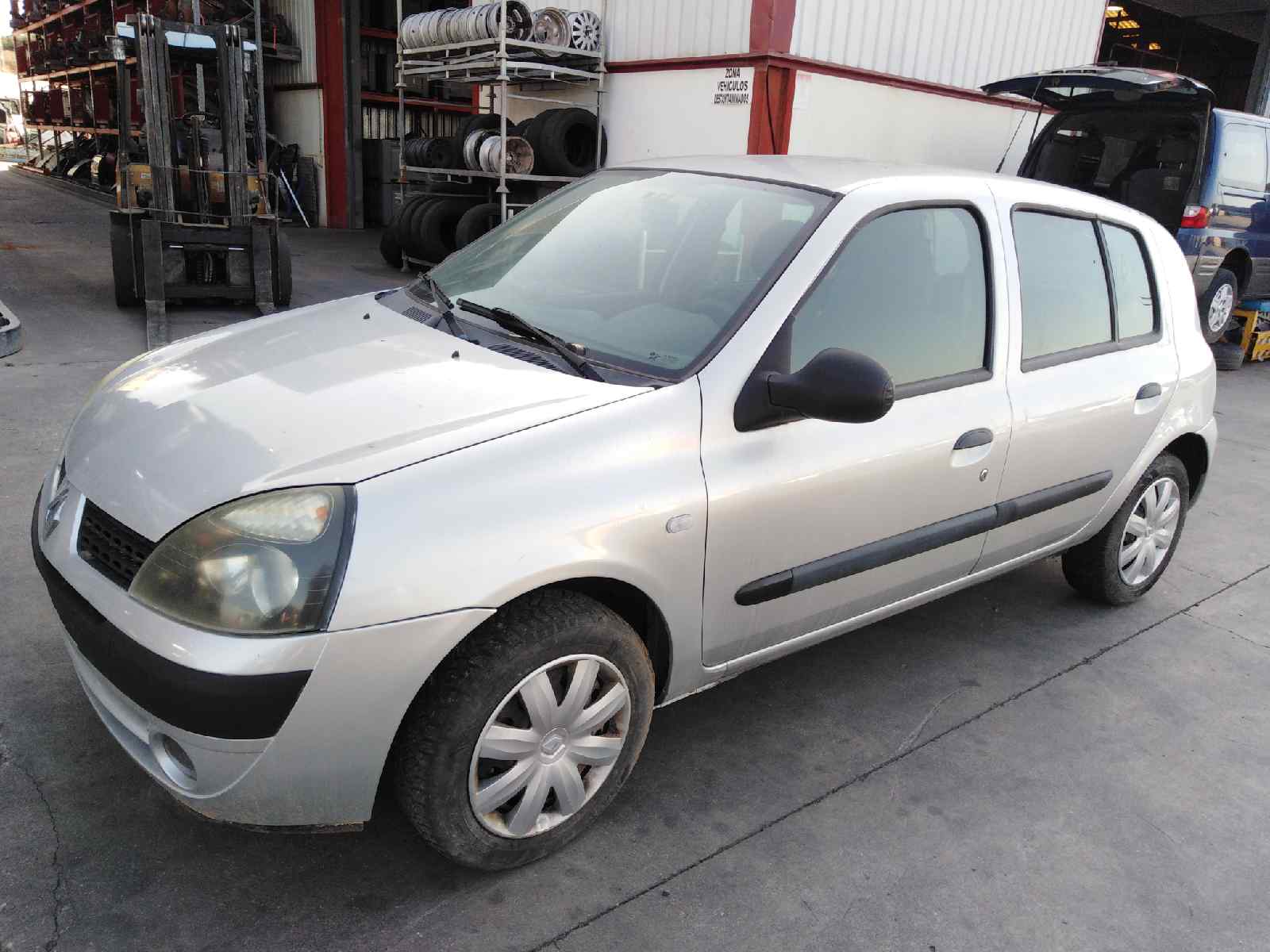 RENAULT CLIO II FASE II (B/CB0) 2001