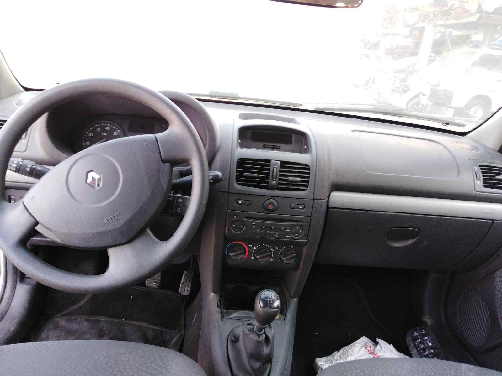 RENAULT CLIO II FASE II (B/CB0) 2001