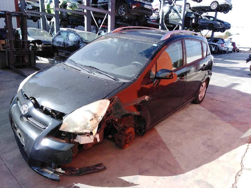 TOYOTA COROLLA VERSO (R1) 2004