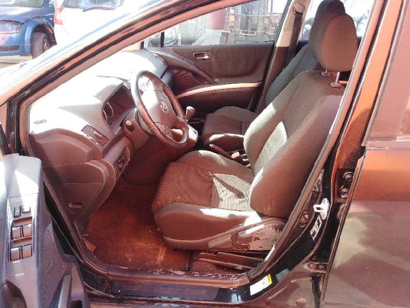 TOYOTA COROLLA VERSO (R1) 2004
