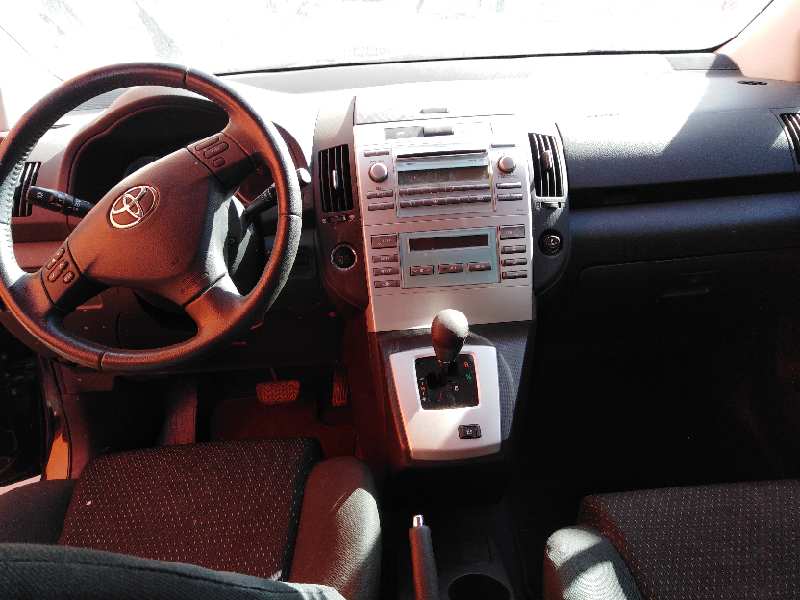 TOYOTA COROLLA VERSO (R1) 2004