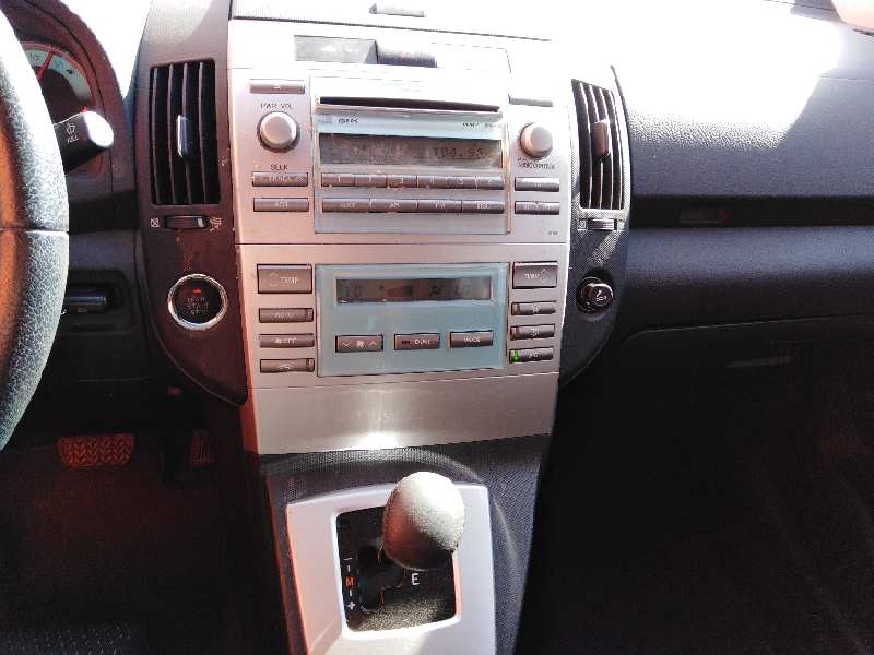 TOYOTA COROLLA VERSO (R1) 2004