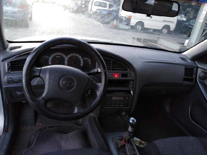 HYUNDAI ELANTRA (XD) 2000