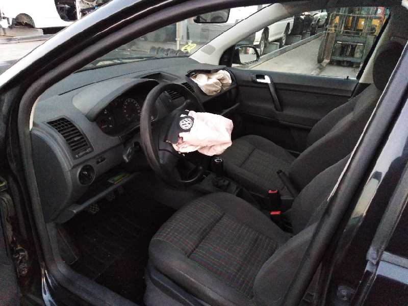 VOLKSWAGEN POLO (9N3) 2005