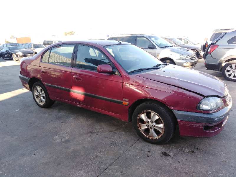 TOYOTA AVENSIS BERLINA (T 22) 1997