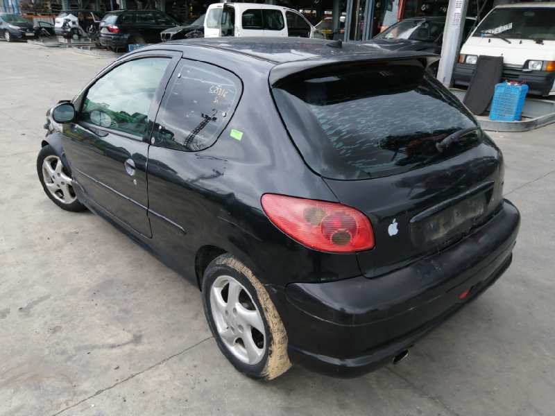 PEUGEOT 206 BERLINA 1998