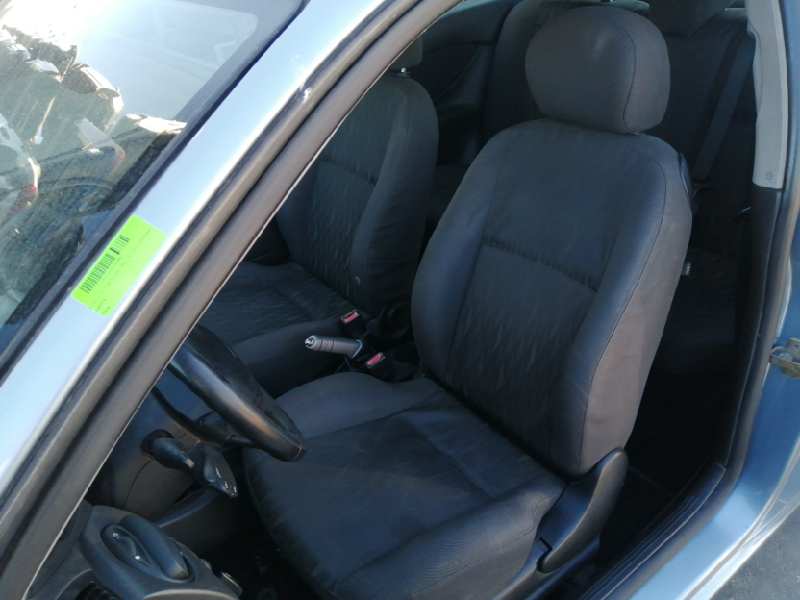FORD FOCUS BERLINA (CAK) 1998