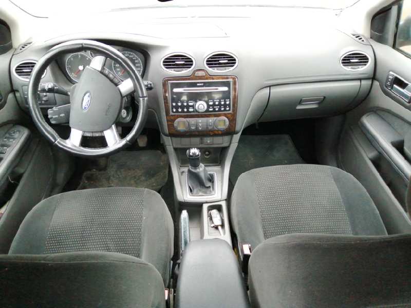 FORD FOCUS BERLINA (CAP) 2004