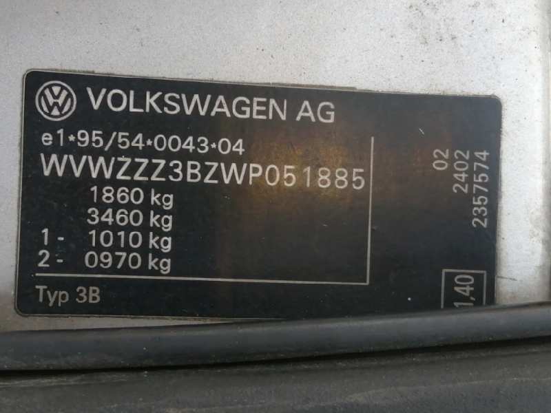 VOLKSWAGEN PASSAT BERLINA (3B2) 1996