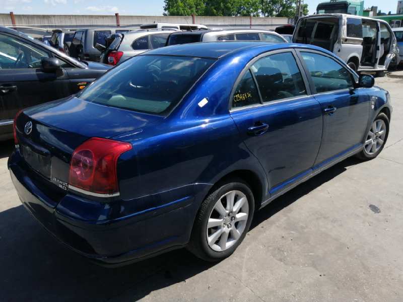 TOYOTA AVENSIS BERLINA (T25) 2003