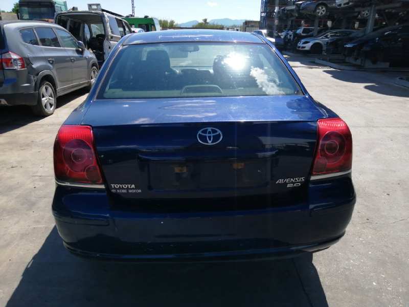 TOYOTA AVENSIS BERLINA (T25) 2003