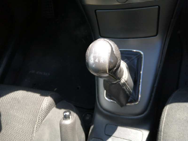 TOYOTA AVENSIS BERLINA (T25) 2003