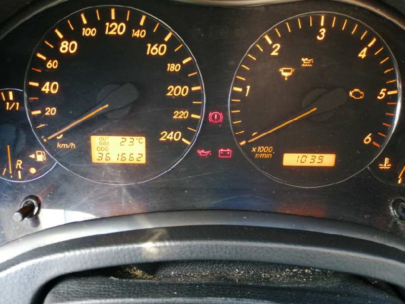 TOYOTA AVENSIS BERLINA (T25) 2003