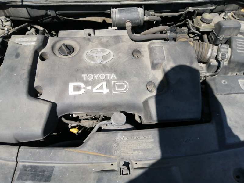 TOYOTA AVENSIS BERLINA (T25) 2003