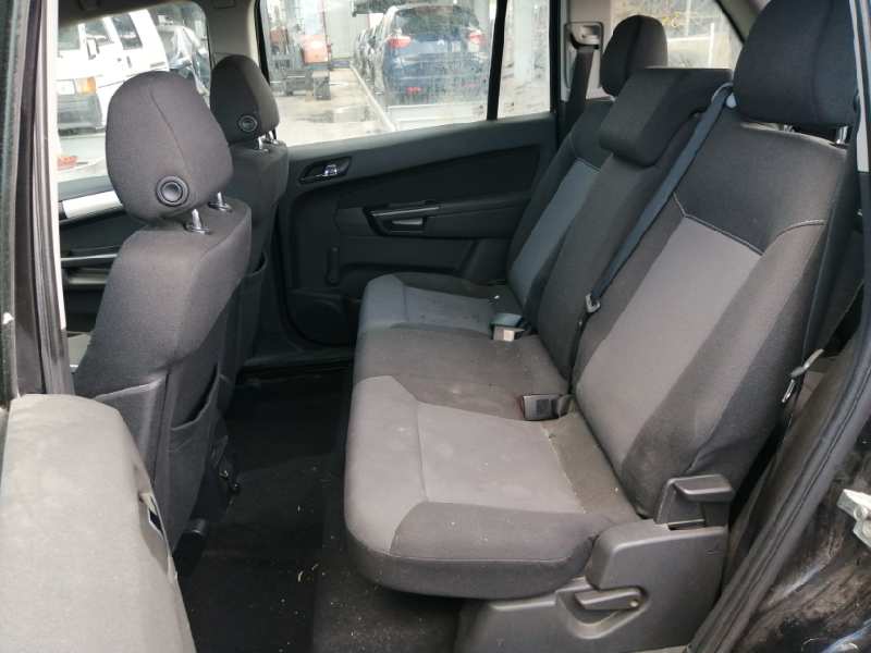 OPEL ZAFIRA B 2005