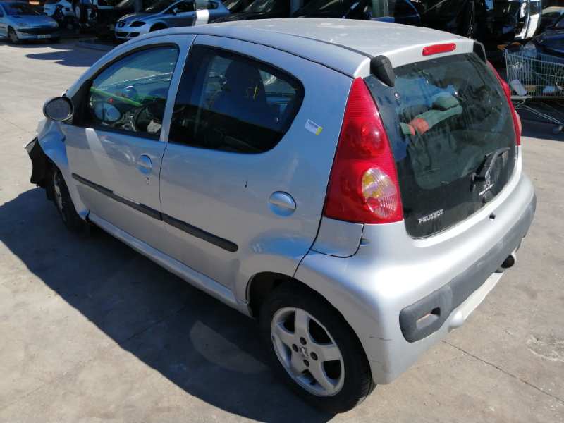 PEUGEOT 107 2005