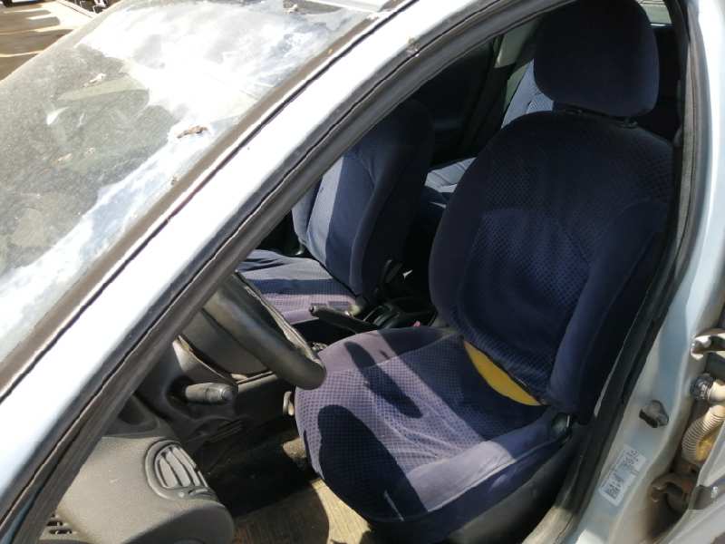 PEUGEOT 206 BERLINA 1998