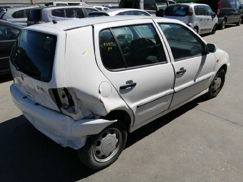 VOLKSWAGEN POLO BERLINA (6N1) 1994