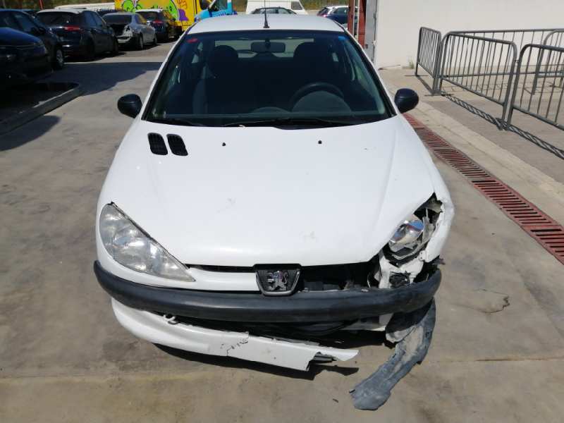 PEUGEOT 206 BERLINA 1998