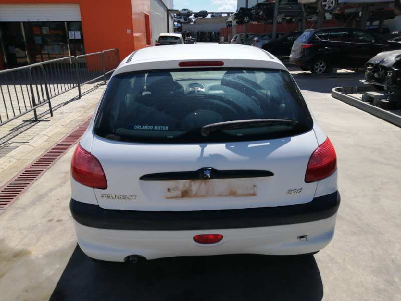 PEUGEOT 206 BERLINA 1998