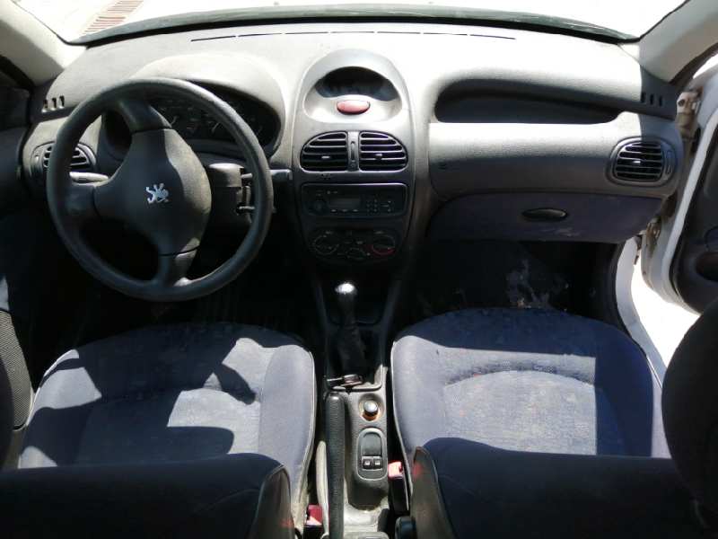PEUGEOT 206 BERLINA 1998