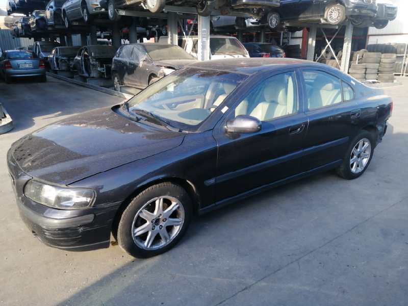 VOLVO S60 BERLINA 2000