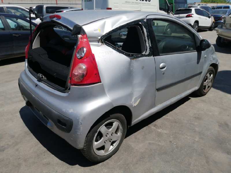 PEUGEOT 107 2005