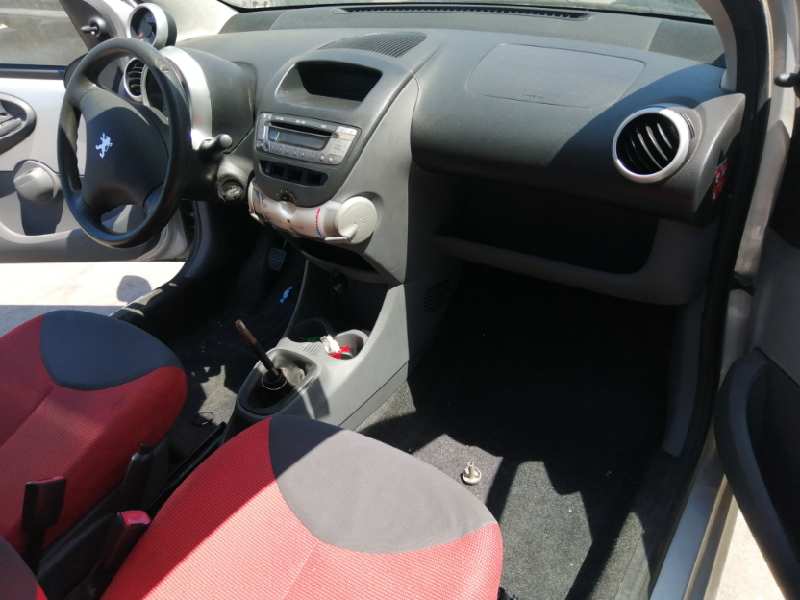 ASIENTO DELANTERO IZQUIERDO