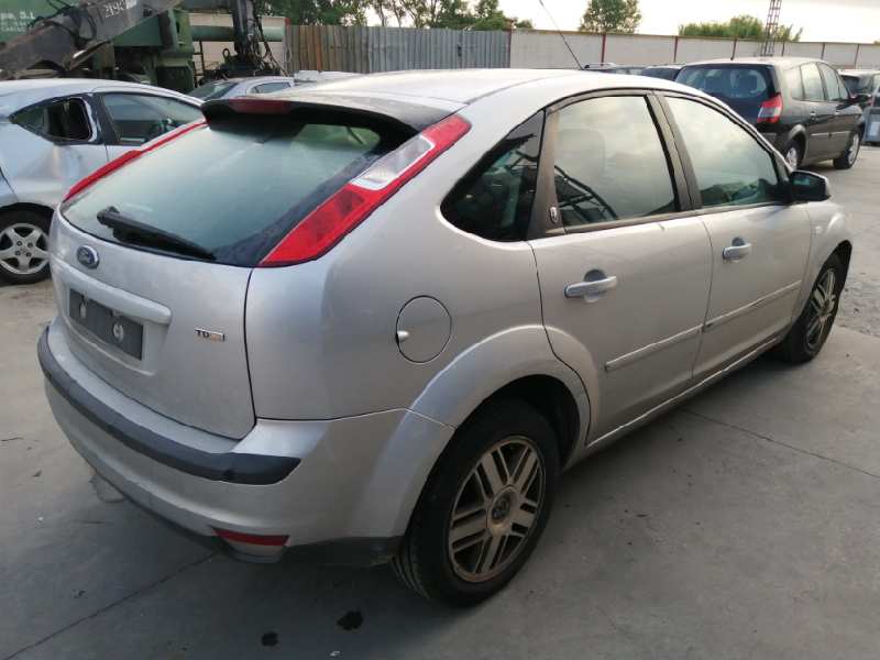 FORD FOCUS BERLINA (CAP) 2004