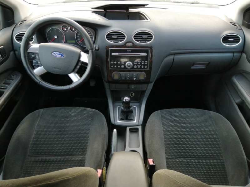 FORD FOCUS BERLINA (CAP) 2004