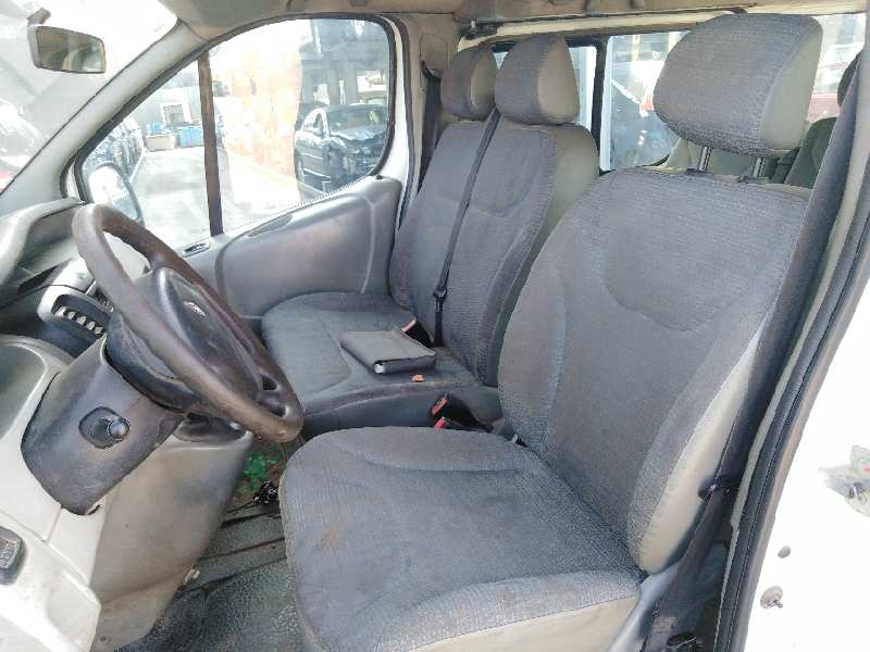 RENAULT TRAFIC COMBI (AB 4.01) 2001