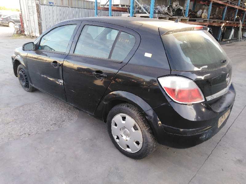 OPEL ASTRA H BERLINA 2004