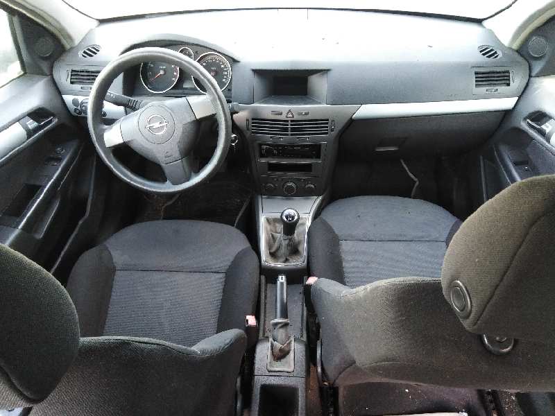 OPEL ASTRA H BERLINA 2004