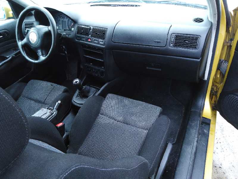 VOLKSWAGEN GOLF IV BERLINA (1J1) 1997