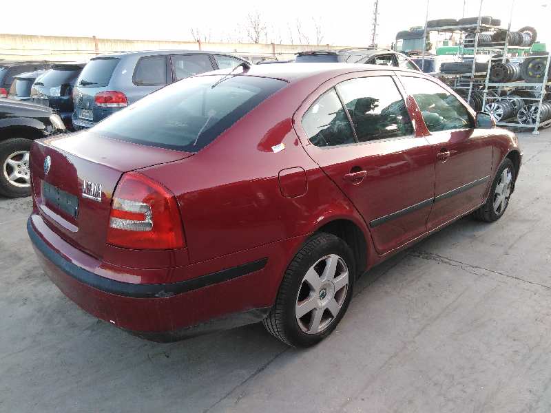 SKODA OCTAVIA BERLINA (1Z3) 2004