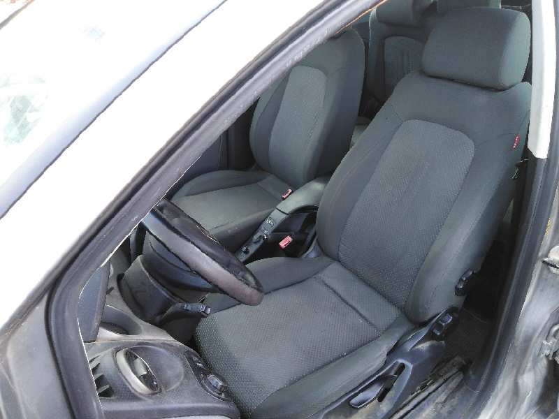 SEAT TOLEDO (5P2) 2004