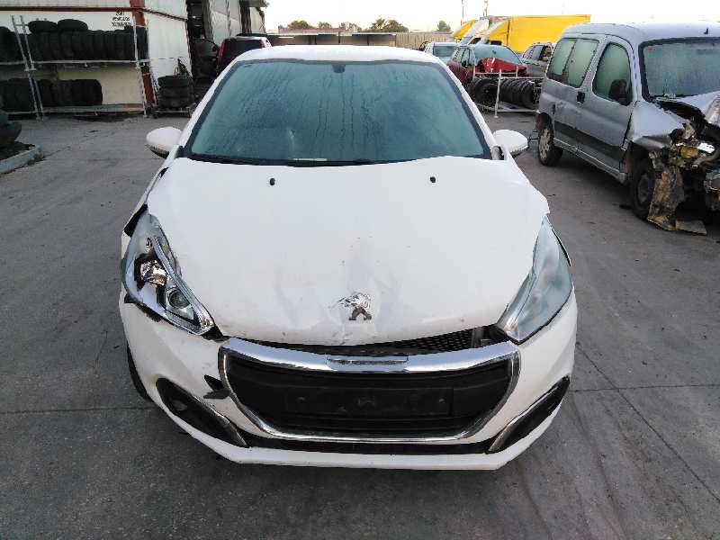 PEUGEOT 208 2012