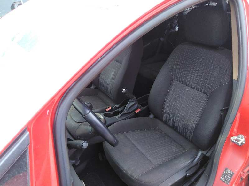 ASIENTO DELANTERO IZQUIERDO