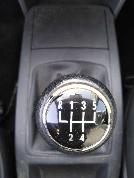 VOLKSWAGEN POLO (9N3) 2005