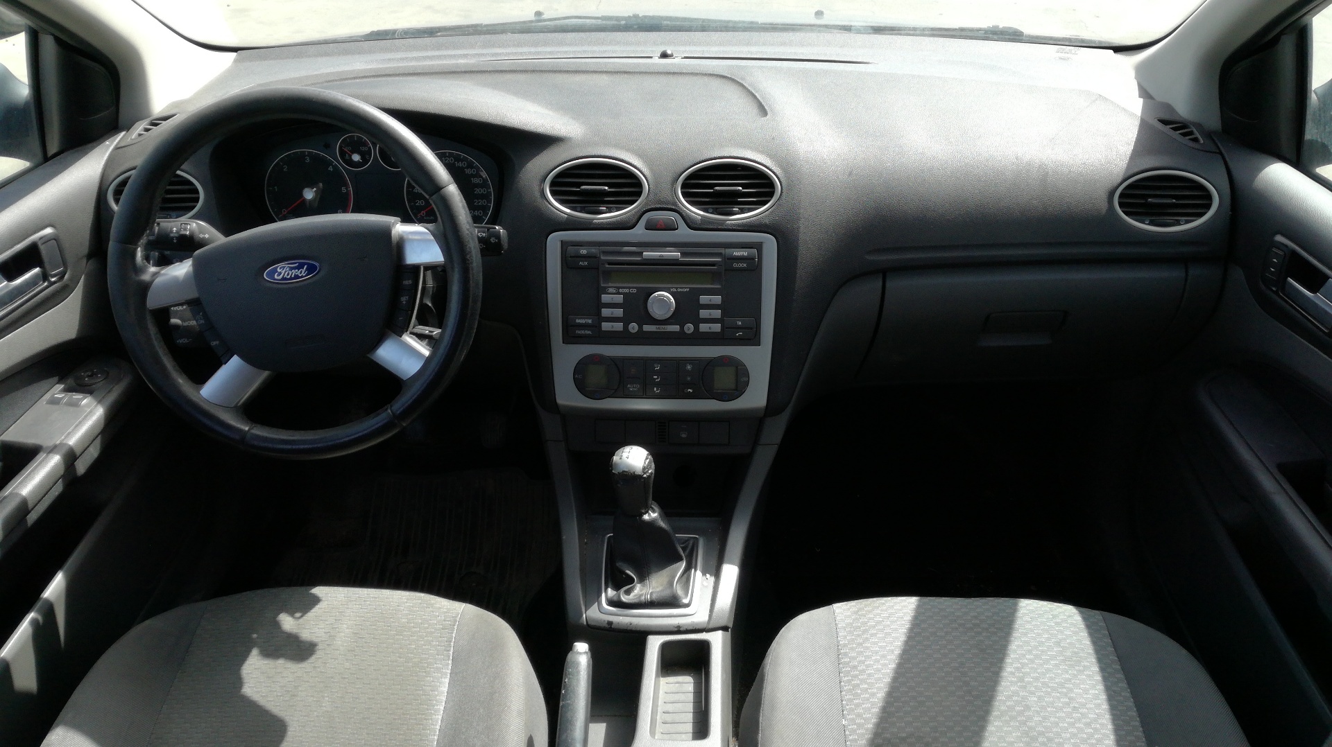 FORD FOCUS BERLINA (CAP) 2004