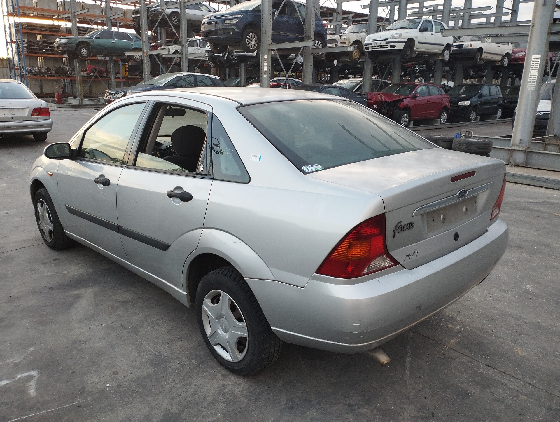 FORD FOCUS BERLINA (CAK) 1998