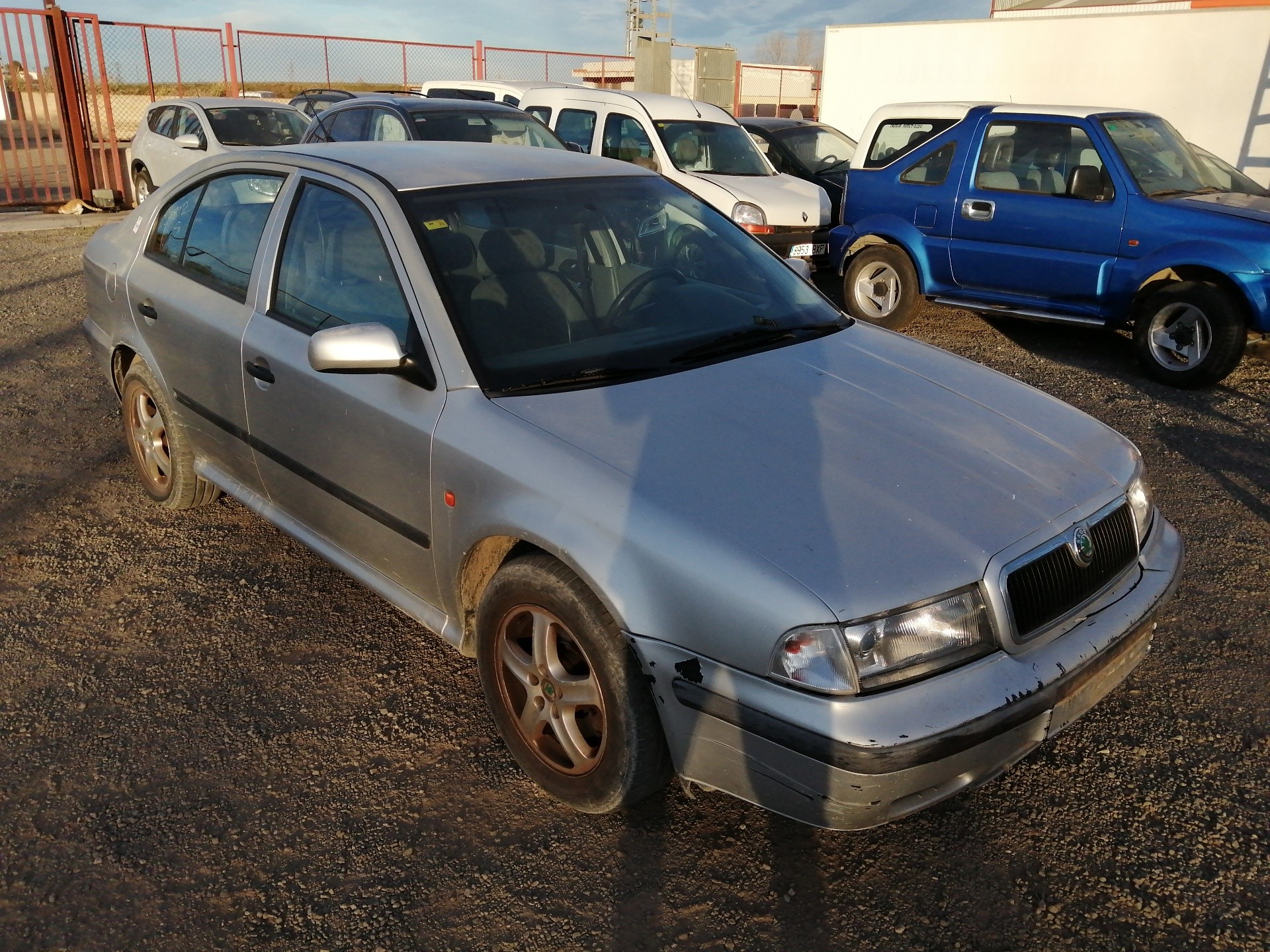 SKODA OCTAVIA BERLINA (1U2) 1998