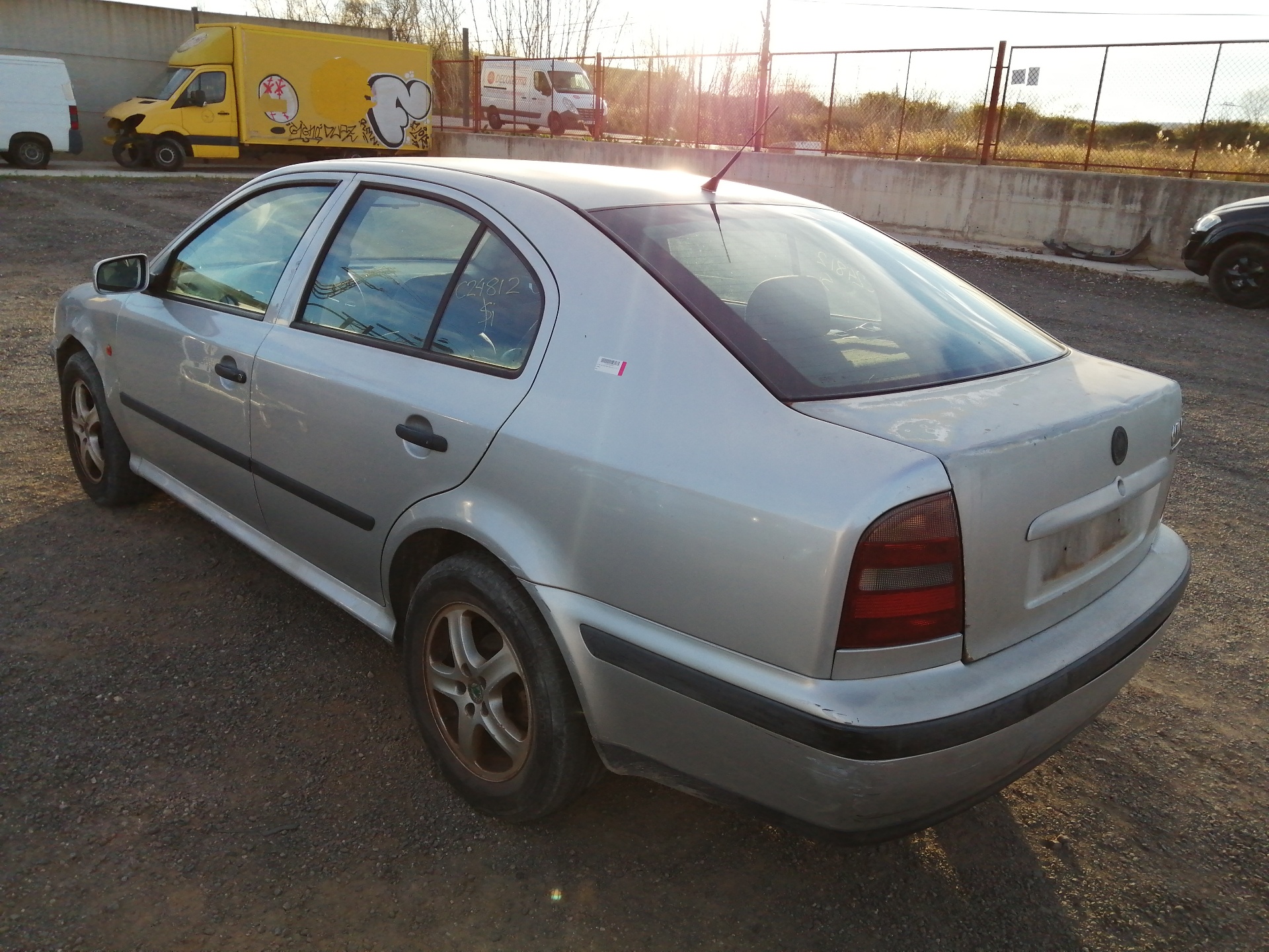 SKODA OCTAVIA BERLINA (1U2) 1998