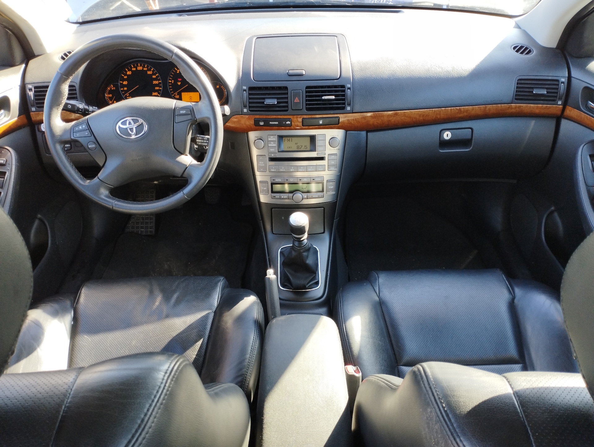 TOYOTA AVENSIS BERLINA (T25) 2003