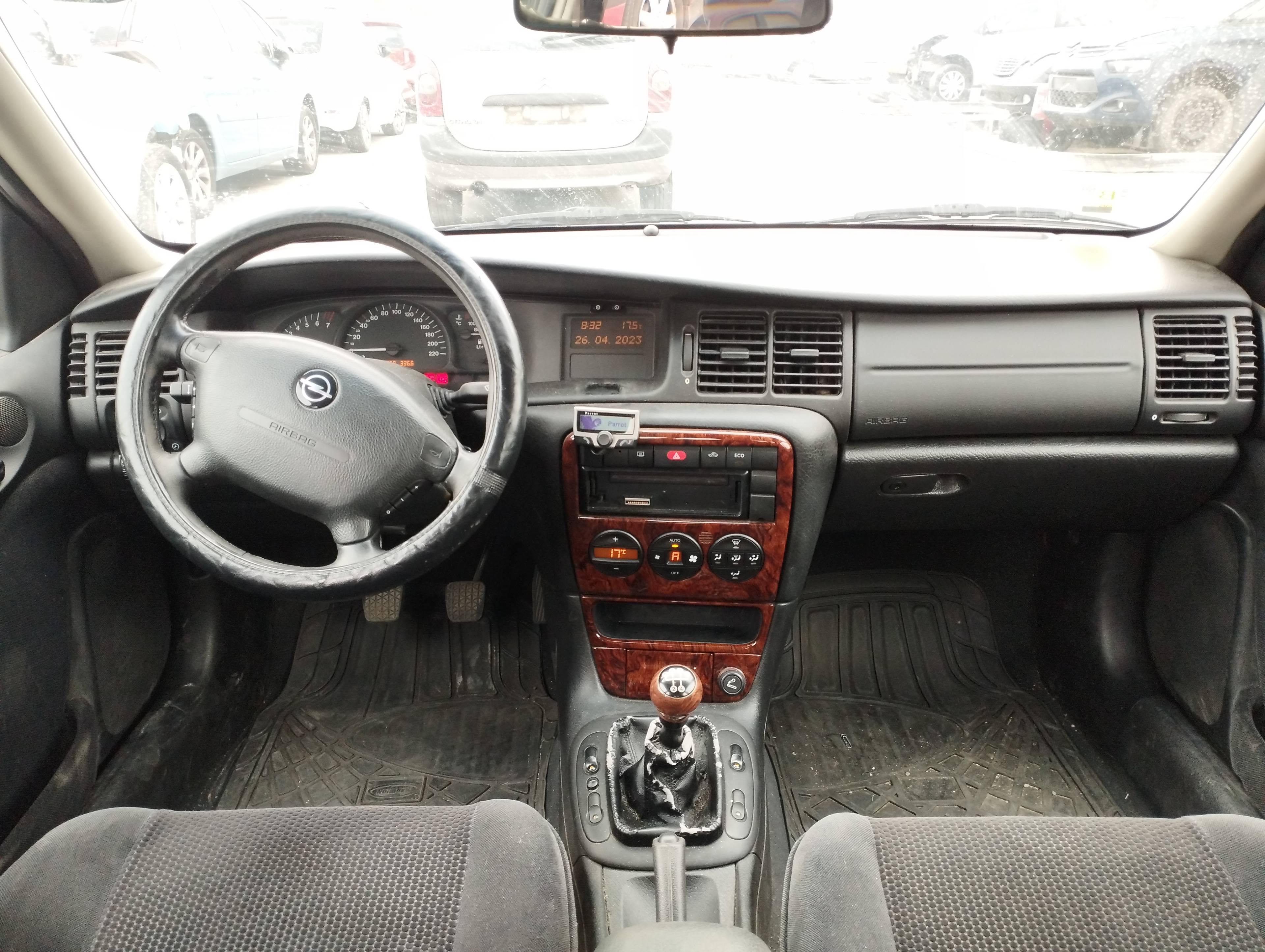 OPEL VECTRA B BERLINA 1995