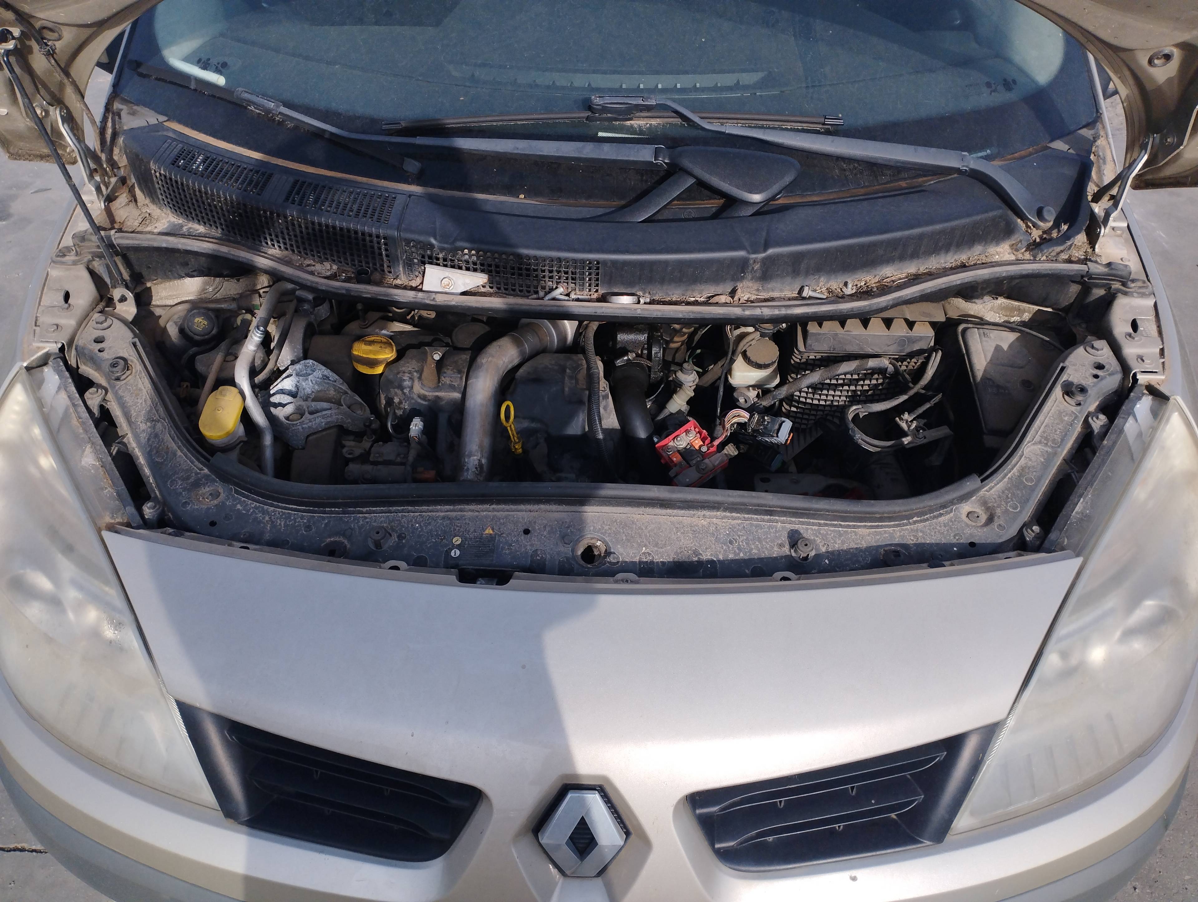 RENAULT SCENIC II 2003