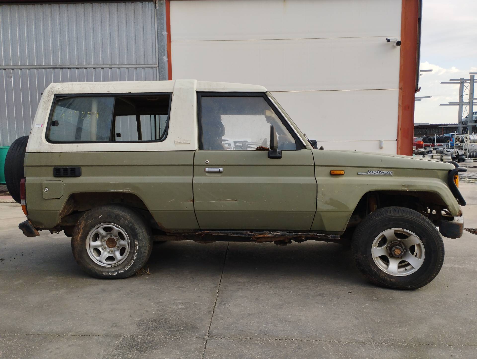 TOYOTA LAND CRUISER STATION (J8) 1990