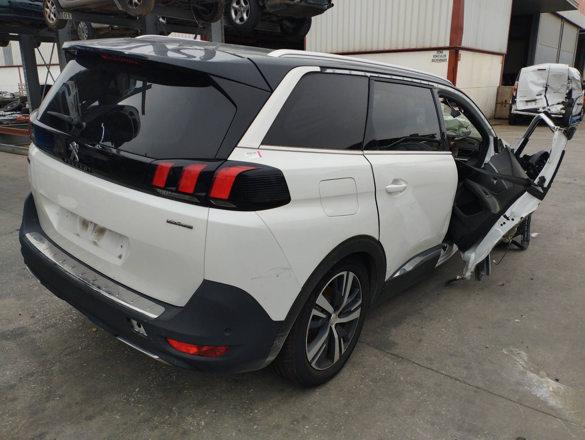 PEUGEOT 5008 2017